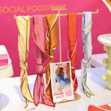 Afbeelding in Gallery-weergave laden, Triangle Scarf - Sky blue Olive
