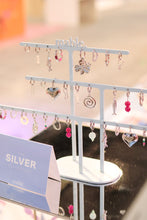 Afbeelding in Gallery-weergave laden, Sardine oorbel - zilver
