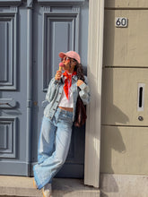 Afbeelding in Gallery-weergave laden, Triangle Scarf - Coral Pink
