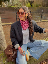 Afbeelding in Gallery-weergave laden, Triangle Scarf - Rose Bordeaux
