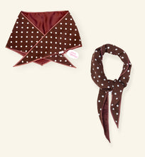 Afbeelding in Gallery-weergave laden, Triangle Scarf - Choco Dots
