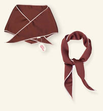 Afbeelding in Gallery-weergave laden, Triangle Scarf - Mocha Muse
